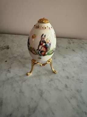 Vintage  Lenox  Porcelain Egg with Bunny Scenes